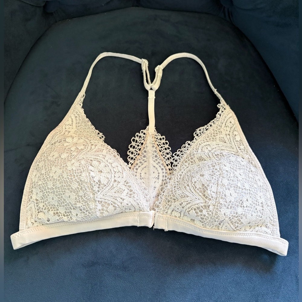 Body by Victoria- Elegant Cream Lace Bralette- M